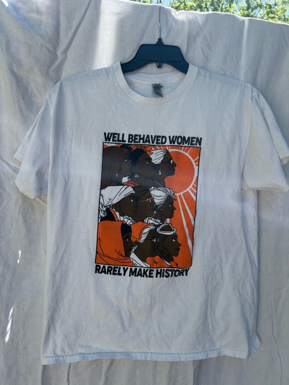 Well Behaved Women Rarely Make History Shirt Women’s Large Graphic Tee